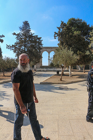 Tour Guide with Northern Gate in Background 1