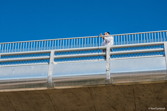 Minimalism On the Bridge 220616-2