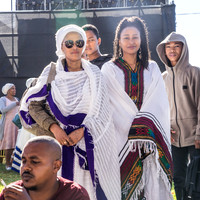 Women Arriving 221123-44