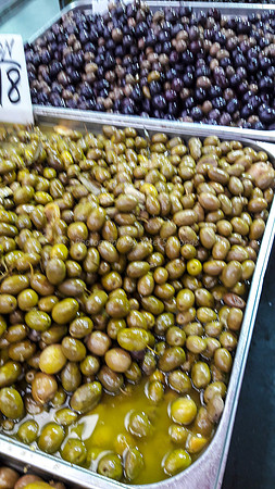 Market Olives 3