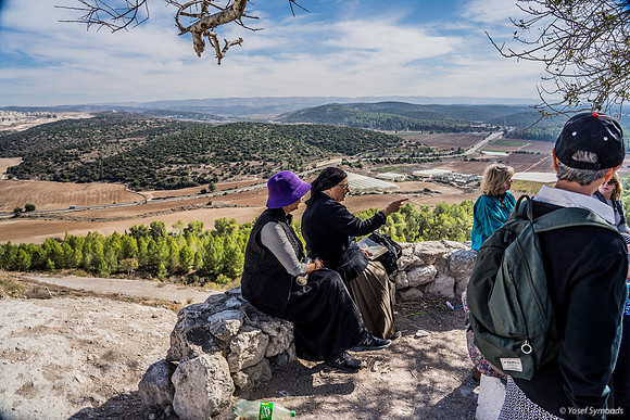 Discussion on Summit of Tel Azeka 191121-1