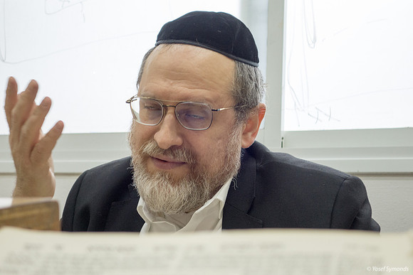 Rosh Kollel Invested in his Shiur 200302-3