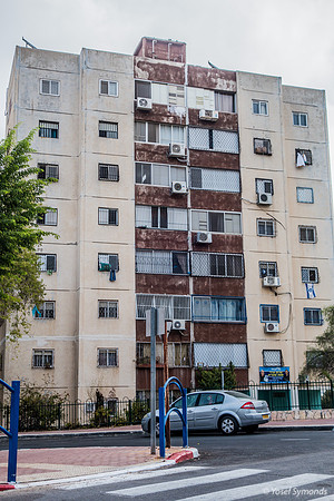 Only One Zionist and One Political Apartment 181019-1