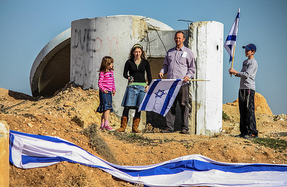 Family with Flags 100129-2