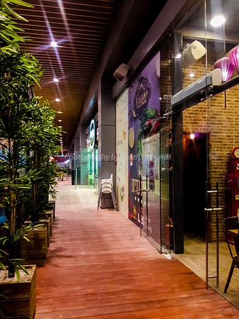 Outside Walkway Shaar Hair Mall Beit Shemesh 1
