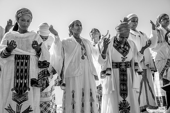 Woman Praying 221123-53
