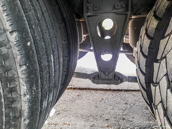 Cat's View Under Truck 190506-1