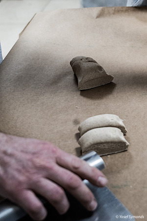 Chopping Kneeaded Dough for Rolling 190408-3