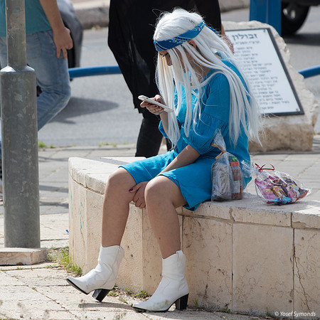 Blue and White 230307-1
