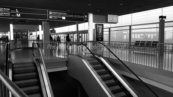 De Gaulle Airport - Walkways