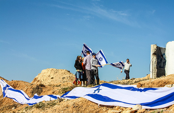 Family with Flags 100129-5