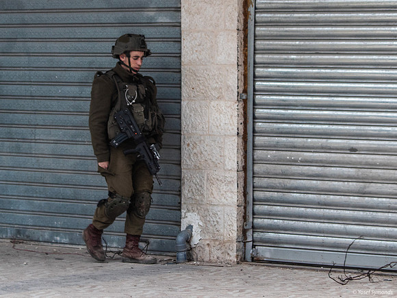 Soldier On Guard 230322-8