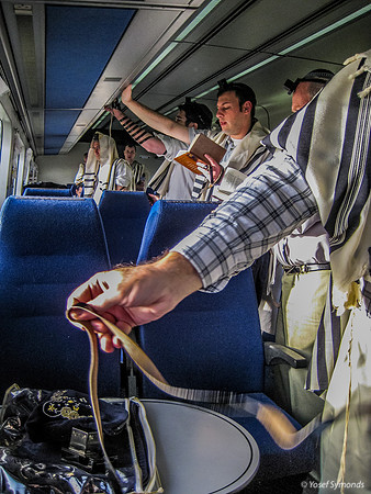 Tefilla on Train 2014-1
