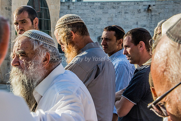 Rav Yitzchak Levy Leading Group 180916-1