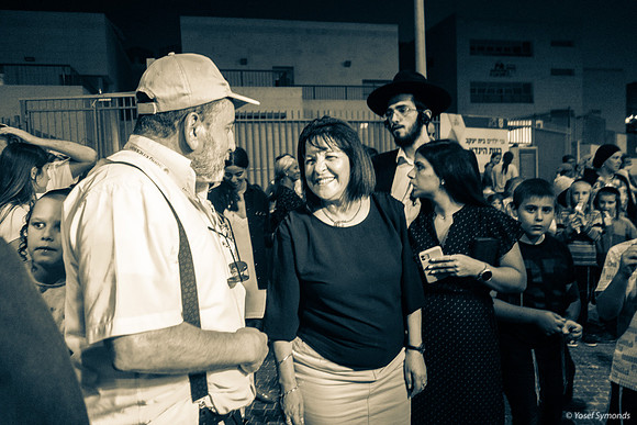 Mayor Aliza Bloch with Participants at Hachnasat Sefer Torah 220