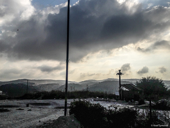 Hills Behind Mishkafayim 190909-1