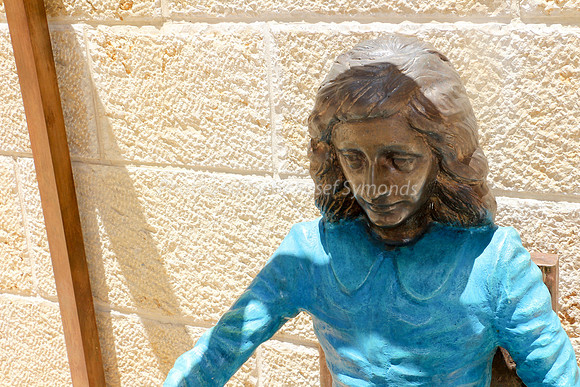 Anne Frank 8