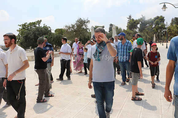 Jewish Visitors Paying Respects on Temple Mount 7