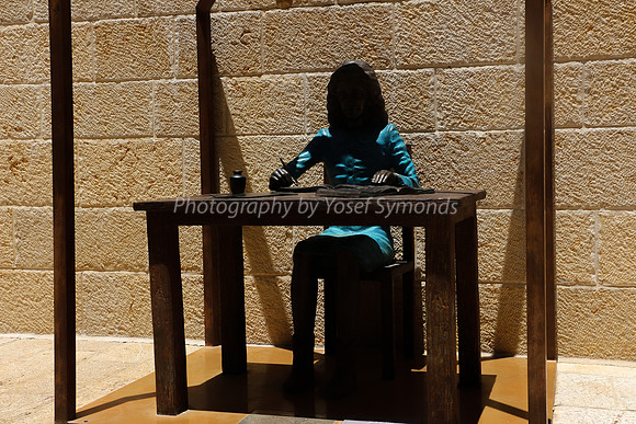 Anne Frank 3