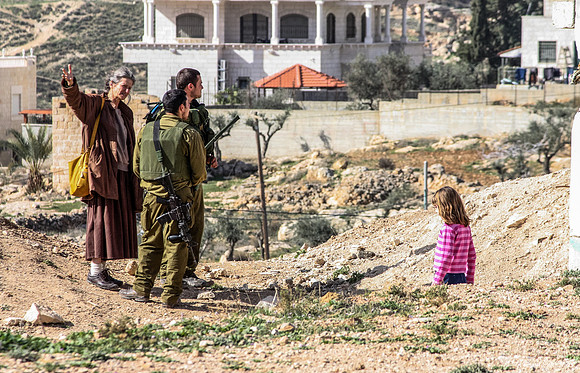 Getting to Know the Soldiers 100129-3