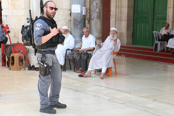 Border Policemen Outside El-Aksa Mosque