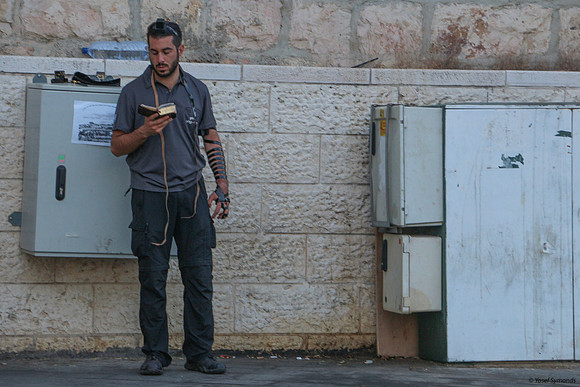 Solitary Street Prayer
