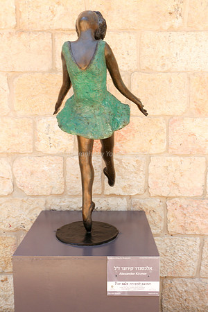 Dancer in Green 1