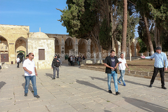 Wakf Keeping Close on Trail