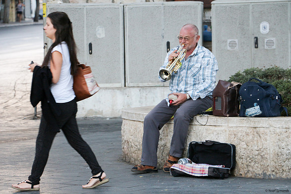 Trumpeter at Central Bus Station Jerusalem 1