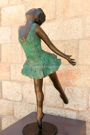 Dancer in Green 2