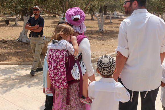 Jewish Children Visiting Temple Mount 9