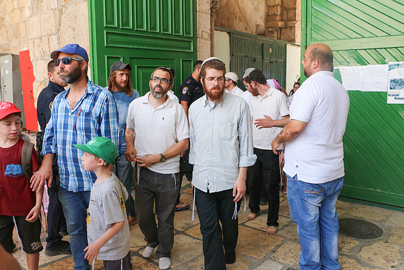 Leaving the Temple Mount 2