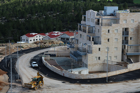 Under Construction East View - 1 Mishkafayim 2017 Q1