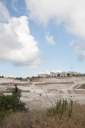 Mishkafayim 2014 Q3 8011