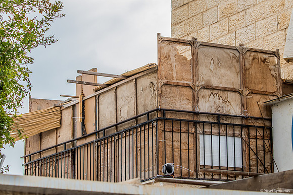 Derelict Sukkah 221012-2