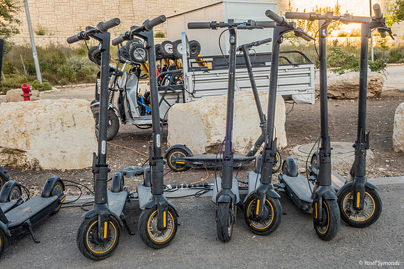 Scooting Along 220414-1