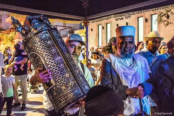 Hachnasat Sefer Torah Procession 220817-31