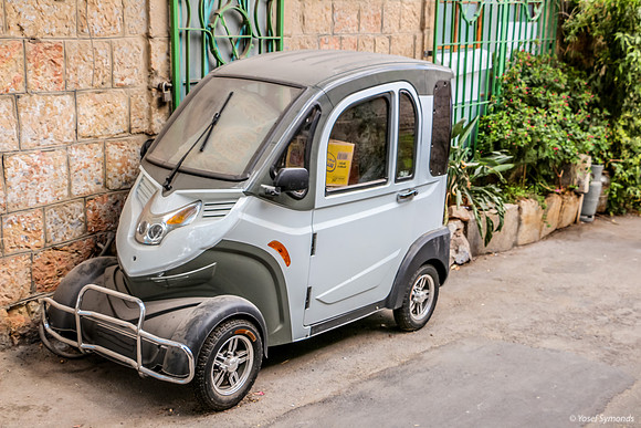 Tiny One-Seater for Narrow Mekor Baruch Street 1