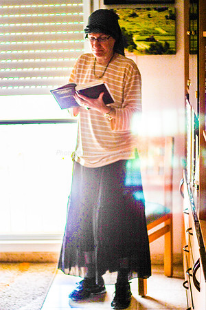 Woman Praying 170611-1
