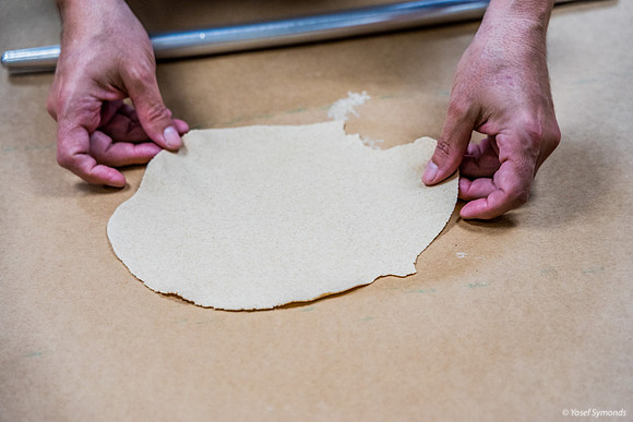 Rolling the Matza 190804-5
