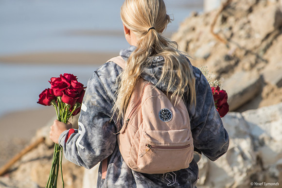 Flowers For Winning Surfer 220325-1