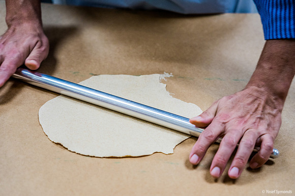 Rolling the Matza 190804-6