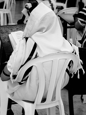 Man Praying at Kotel 4