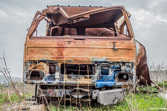 Abandoned Truck 201214-4