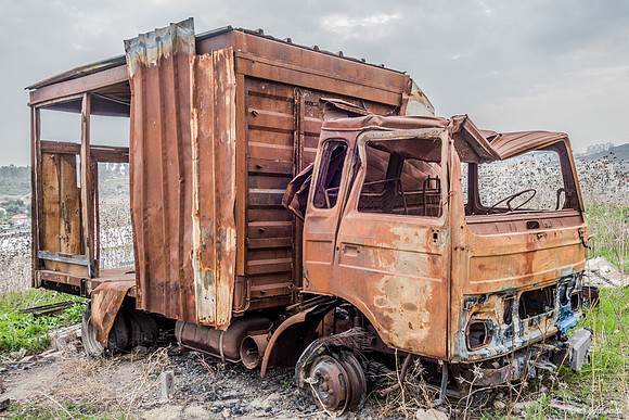 Abandoned Truck 201214-5