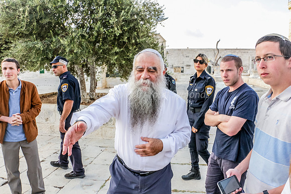 Rav Yitzchak Levy Guides Group 1