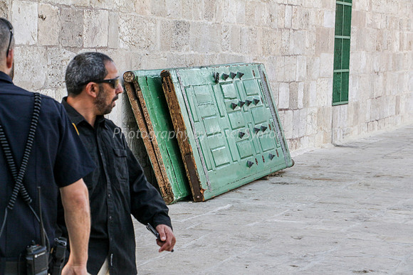 Doors, Wakf and police