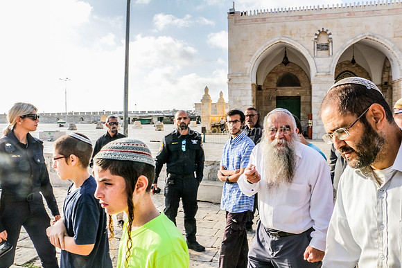 Rav Yitzchak Levy Guides Group 3