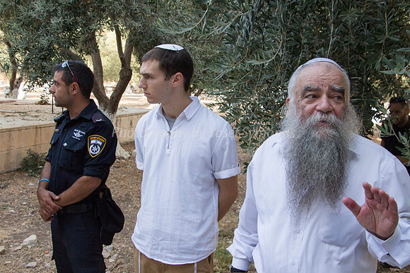 Rav Yitzchak Levy Guides Group 6