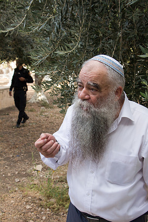 Rav Yitzchak Levy Guides Group 9
